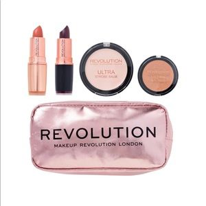 5 Piece Revolution Makeup Set